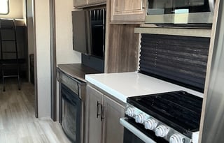 RV Rental, Delivery, & Set up