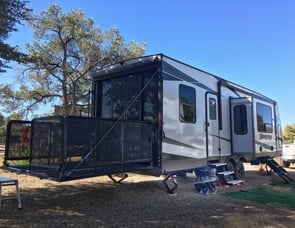 Grand Design Momentum G-Class 29G