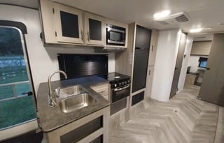 2023 PROWLER 303BH FAMILY READY