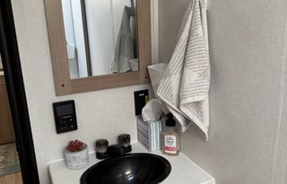 Easy Livin’ with Eileen – 2025 Coleman Camper 27'