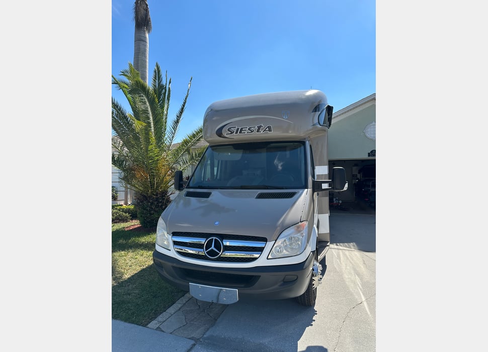 Class C Motor Home rentals in Neosho