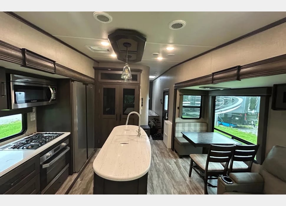 Fifth Wheel rentals in Oakland