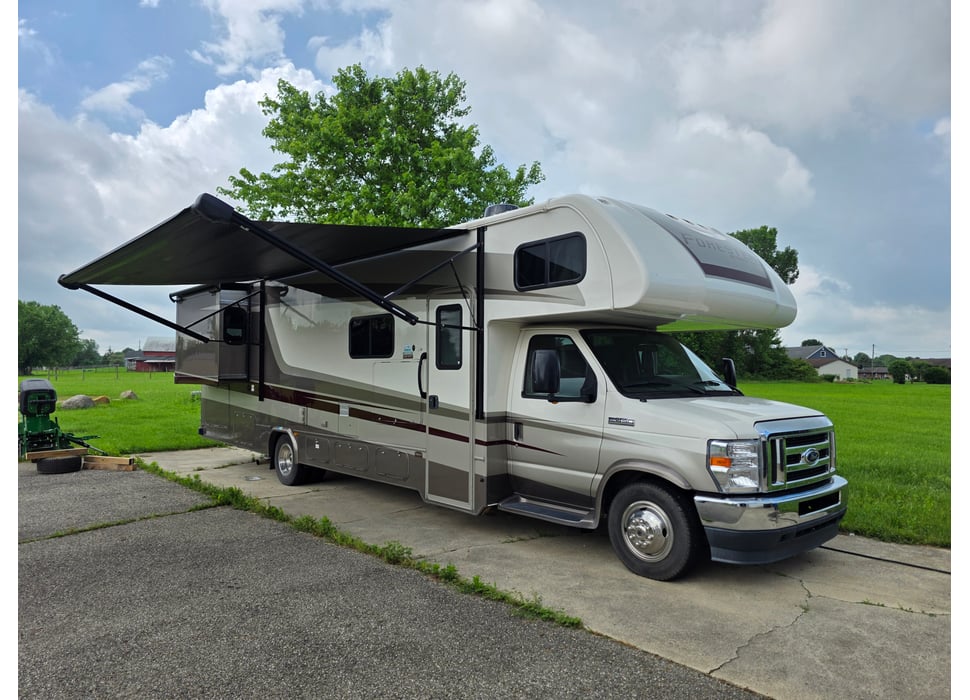 Class C Motor Home rentals in Columbus