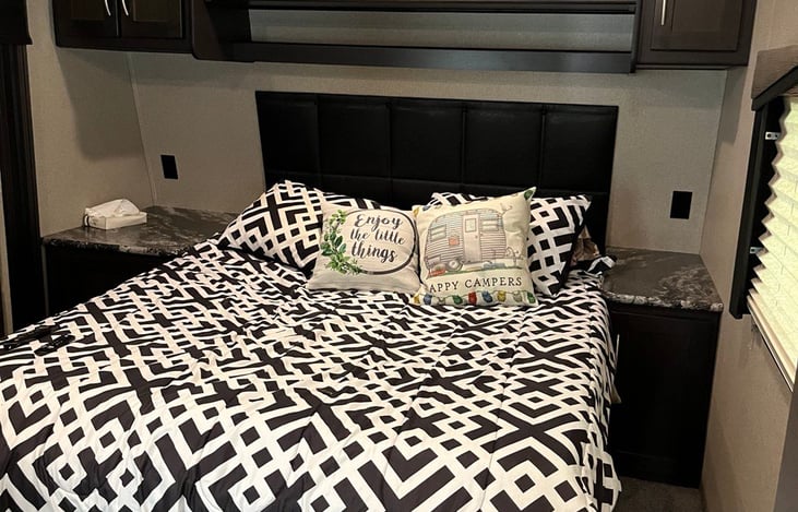 Very spacious Queen bed nice storage.  of course this has a slide out for more room.