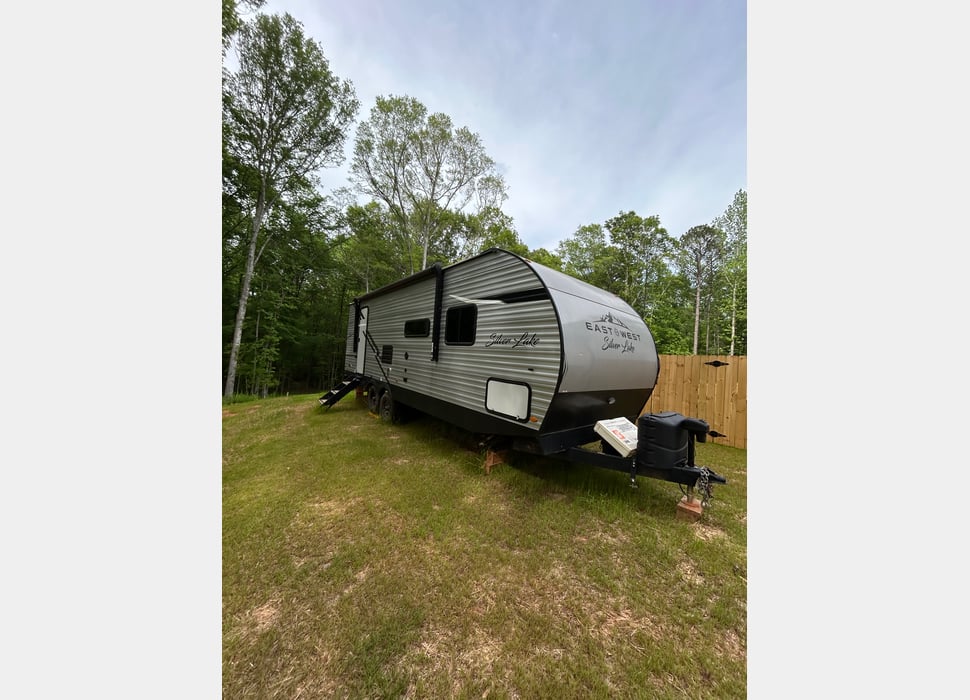 Travel Trailer rentals in Colbert