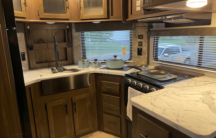 Pots and utensils included