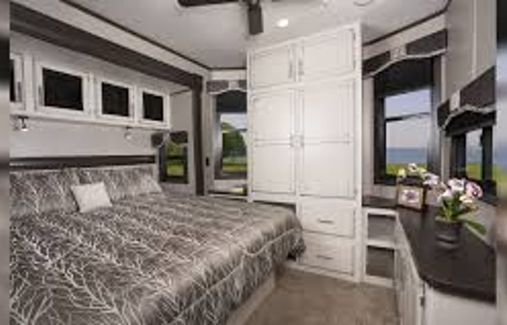 2008 Jay Flight Bungalow 40RLTS | RVshare