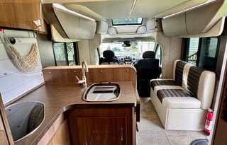 Itasca Viva 23L — European Chic on Wheels