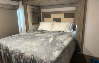 2022 Forrest River, Heritage Glen 378FL (+loft)