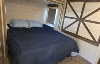 Forrest river wildwood 33ts