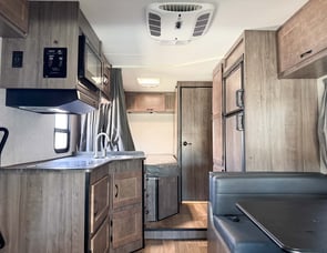 Winnebago Minnie Winnie 325AR