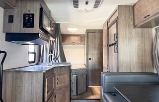Bali Breeze 25ft Sunset Cruiser