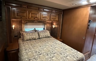 2012 Tiffin Elegro 35QBA Bunkhouse