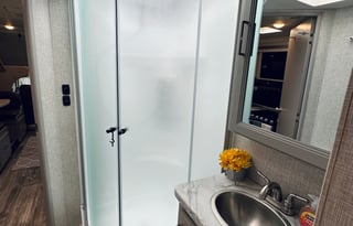 2023 Thor Family Weekender