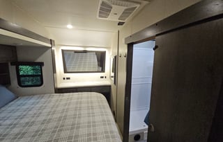 2022 Grand Design Momentum G-Class 30G