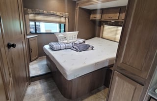 2017 Coachmen RV Freelander 26RS Ford 350