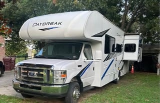Thor Daybreak | Comfy and Well-Built Class C RV