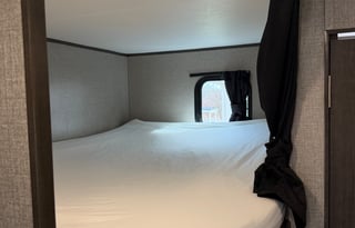 Sunny’s Family & Pet Friendly Adventure RV