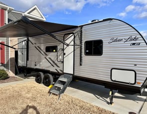 EAST TO WEST Della Terra 27 K2D