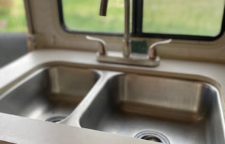 Your Adventurer Awaits in this Comfy Motorcoach