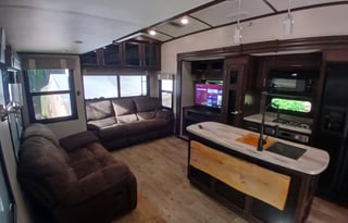 The whole family 3 bedroom Camper
