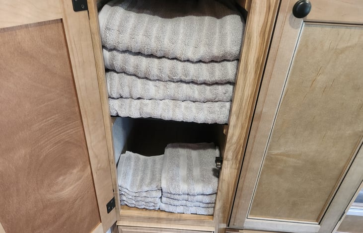 Towels and wash cloths included