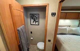 A Beautiful Cozy Motorhome for the Family