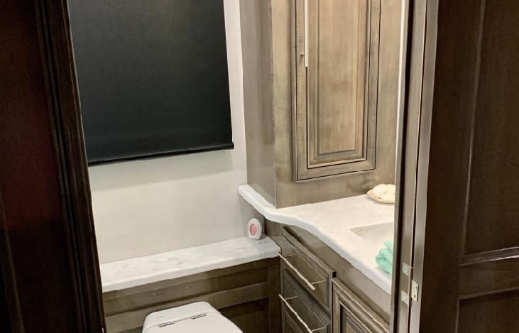 Guest bathroom with shower