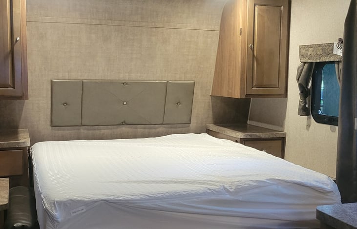 Queen size bed, folds up for day use. All beds come with allergen free covers. Please plan to bring your own bedding.