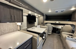 2022 Thor Palazzo 33.6 Diesel Class A