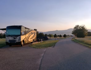 Thor Motor Coach Challenger 37KT