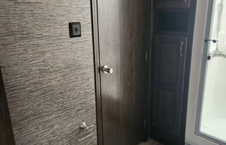 2020 Forest River 5th wheel with washer and dryer