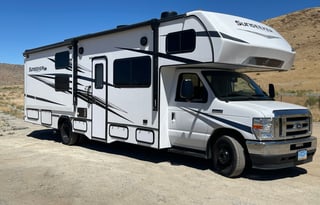 2024 Class C 33ft Sunseeker aka "Sonny"
