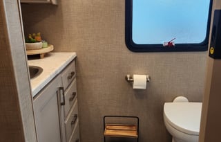 T2023 CONVENIENT & EASY TO DRIVE RV!!! MIRAMAR