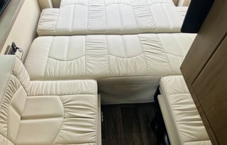 "Baby Beluga" 20ft MB Sprinter Glampervan
