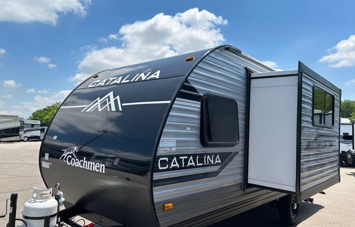 Sleek design and a slide out to expand