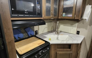 Wanderer-For Couples Who Love to Travel in Comfort