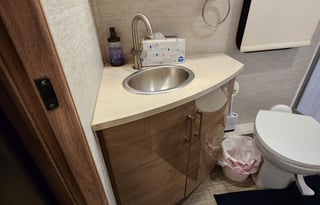 2021 Entegra Coach Qwest 24L