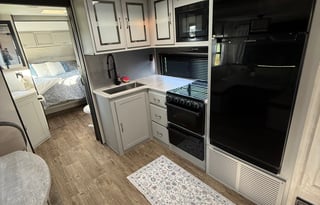 Cozy Shore Stays at its best!