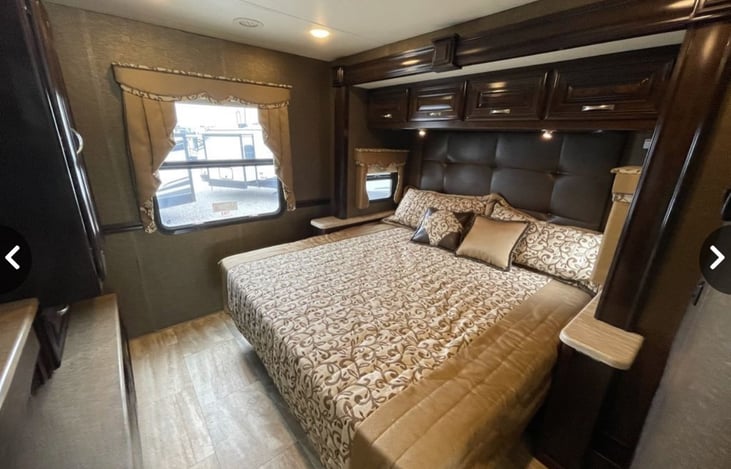 Bedroom with King size bed