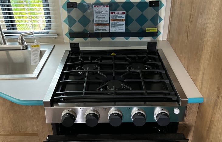 Cover lifted and we are ready to cook! Bon appetite!