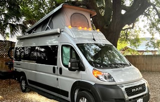 Luxury Camper Van for 6!
