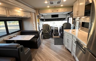 2022 Holiday Rambler Vacationer 35K