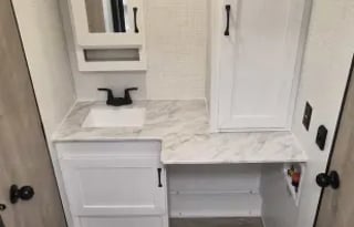 Brand New 2025 3 bedroom!Sleeps 8 Palomino Solaire