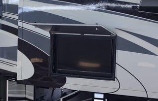 ONE OF THE CLEANEST MOTOR COACHES  OUT THERE