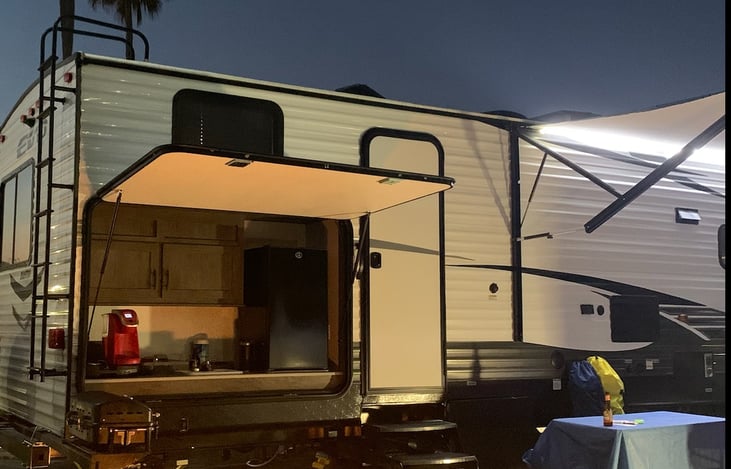 Full view of outdoor kitchen