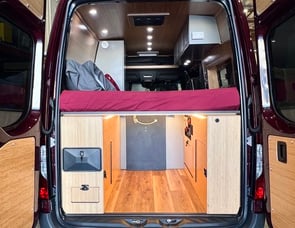 Mercedes-Benz Mercedes-Benz Sprinter Custom Campervan