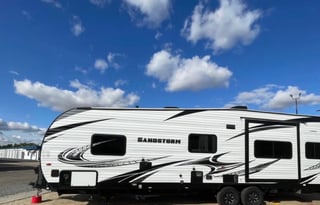Luxury Sandstorm Toy Hauler | Sleeps 6+ | Delivery
