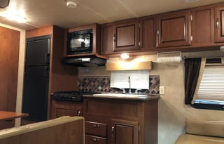 Northeast Indiana Camping! 2015 Forest River Wildwood X-Lite, sleeps 5 ~ 101 Lakes Steuben Co.