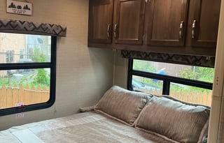 The Bunkhouse Motorhome | Sleeps 8